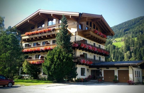 Muhlbach im Pinzgau Cama Y Desayuno | Triple room, shower or bath, WC, balcony - Dorferwirt