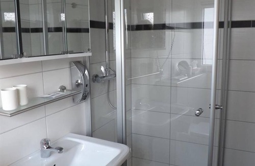 Kaimt Cama Y Desayuno | Habitación triple con ducha / WC / balcón - Winzerhaus Haas-Lenz