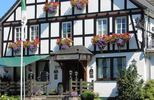 Oberhenneborn Apartamento | Triple room with shower/WC