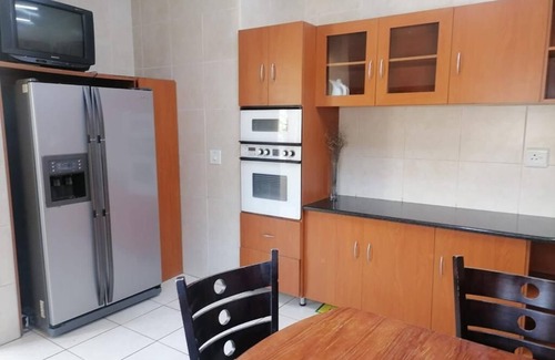 Bezuidenhout Valley Casa | Triple T guest house