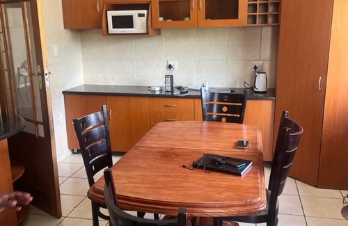 Bezuidenhout Valley Casa | Triple T guest house