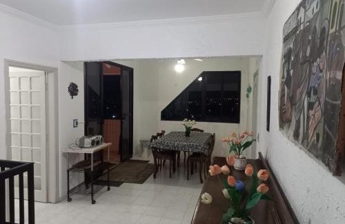 Jardim Imperador Apartamento | Triplex Aconchegante na Praia
