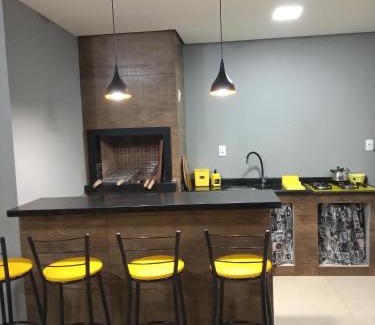 Picarras Casa | TRIPLEX COM SALÃO DE FESTAS À 1.3 KM DA PRAIA