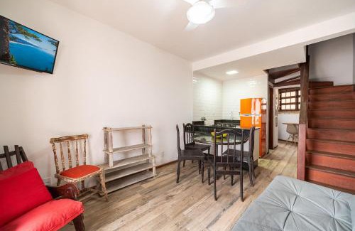 Ingleses Centro Apartamento | Triplex Litoral III 2Q a 60m da praia by Achei