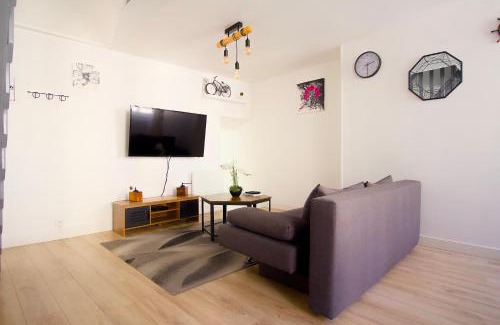 Cherbourg-en-Cotentin Apartamento | Triplex Lumineux à Cherbourg, hyper centre, 2 pas du Port & Vie Nocturne, Intendance Luxury Host