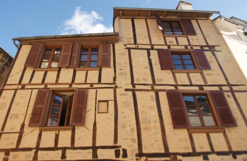 Saint-Geniez-d'Olt Casa | bonita casa triplex del XVIII en el pueblo