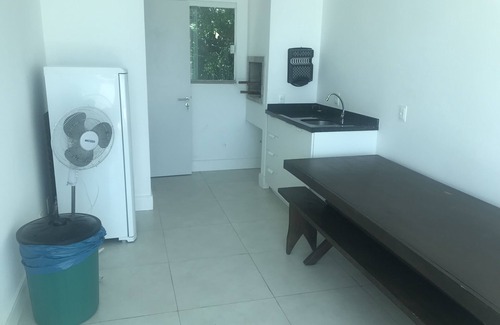 Praia dos Amores Casa | TRIPLEX / PRAIABRAVA / AR / PISCINA / 3VAGAS / CHURRASQUEIRA / CONDOMINIO CERRADO