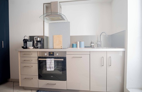 Hincmar Apartamento | TRIPLEX with office and free parking just a stone's throw from Reims Cathedral!