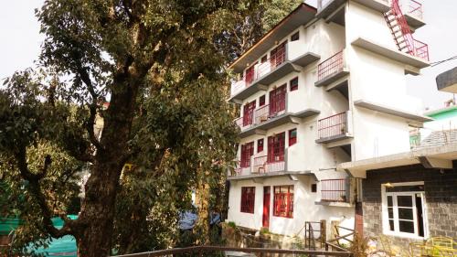 Bhagsu Nag Casa | Tripzlabs