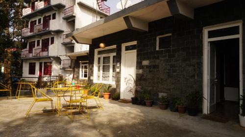 Bhagsu Nag Casa | Tripzlabs