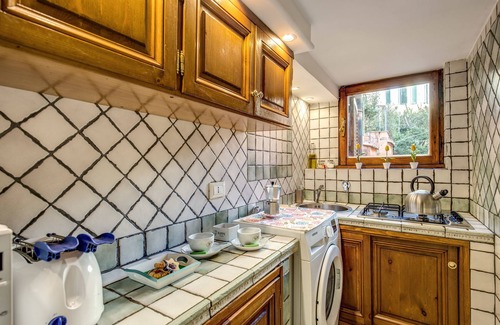 Rione III Colonna Casa | Tritone Top House