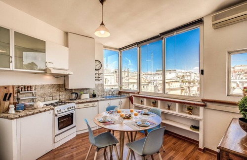 Rione III Colonna Casa | Tritone Top House