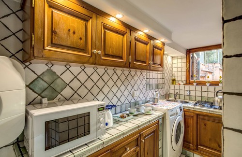 Rione III Colonna Casa | Tritone Top House
