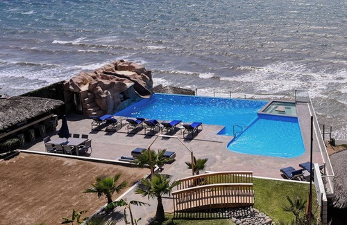 Primo Tapia Casa | Tritons Place oceanfront + private heated pool