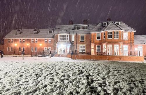 Crawley Hotel | Trivelles Gatwick Hotel & airport Parking