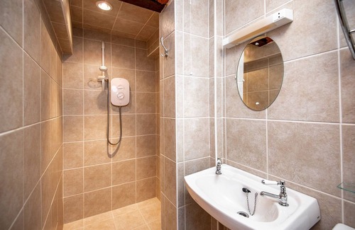 Crawley Casa | Trivelles Waterhall Country Hotel - Gatwick