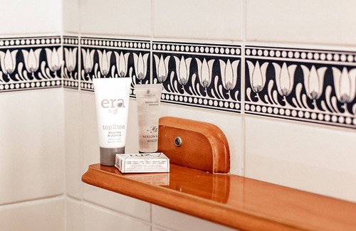 Crawley Casa | Trivelles Waterhall Country Hotel - Gatwick