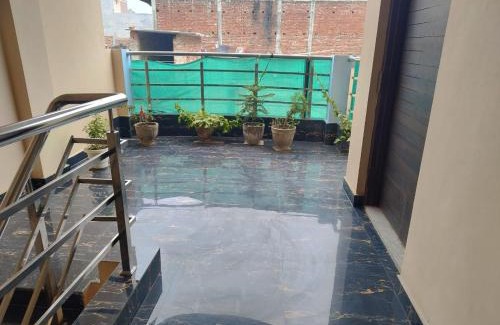 Jhusi Casa | Triveni Neo Home Stay
