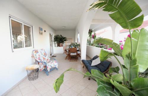 Businci Apartamento | Trogir Čiovo Large seaview apartment near the sea in Okrug
