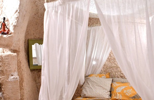 Bourre Apartamento | Troglodyte apartment Le Troglo du boy'fini - the cottages of the castles