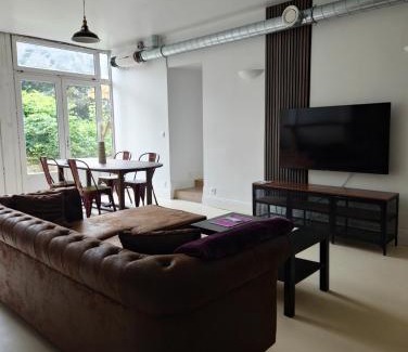 Saint-Etienne-de-Chigny Apartamento | Troglodyte Baths