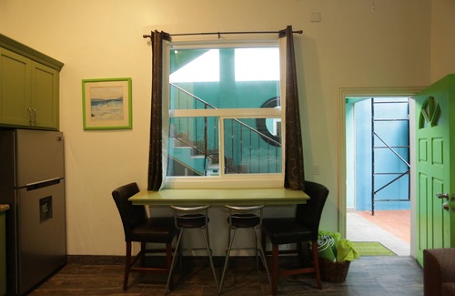 Ensenada Apartamento | Trojan House Green Suite