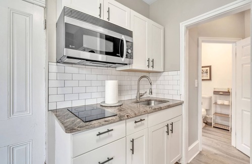 Wilmington Apartamento | Trolley Teacup Charming Cozy Studio 1 Bedroom Apts by RedAwning