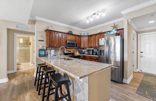 West Panama City Beach Condominio | Tropic Winds by Panhandle Getaways