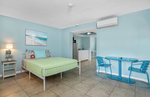 Palm Isles Complejo | Tropical 2 Bedroom Suite at Fort Myers Beach