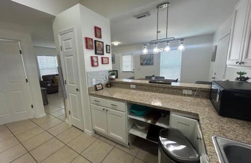Lakeland Casa | Tropical 3bed 2bath Lakeland Home on corner lot