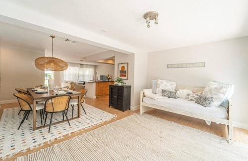 Garden Isles Casa | Tropical 4Bd Villa w Pool, Games & BBQ by Beach