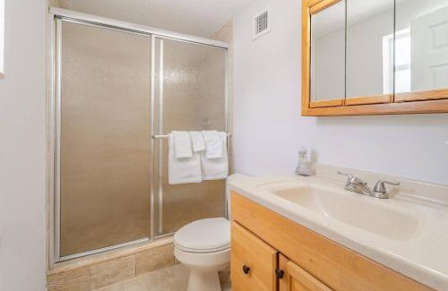Garden Isles Casa | Tropical 4Bd Villa w Pool, Games & BBQ by Beach
