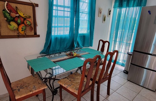 Hoyo Mulas Apartamento | Tropical Breezy a 10 mins del aeropuerto y playas