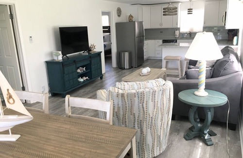 Doctor's Arm Casa | Tropical Canal-front Cottage in the Lower Florida Keys