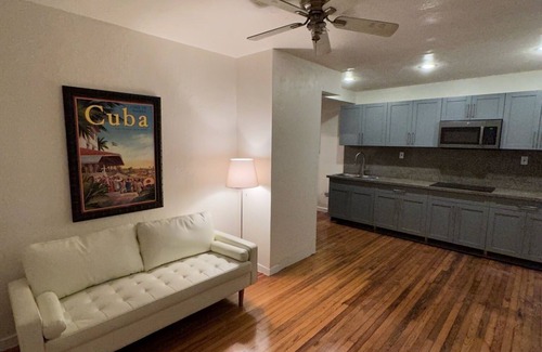 Ludlam Apartamento | Tropical Charmer Coral Gables Apartment