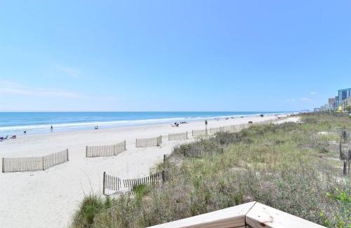 North Myrtle Beach Casa | Tropical Cherry Grove Ocean View Beach House w Pool