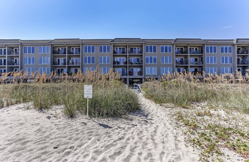 Ocean Cay Condominio | Tropical Condo with Spectacular Ocean Sunrises Views by RedAwning