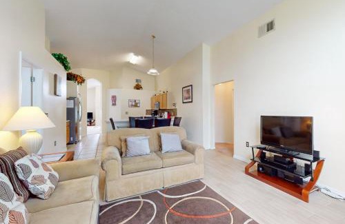 Westridge Casa | Tropical Days