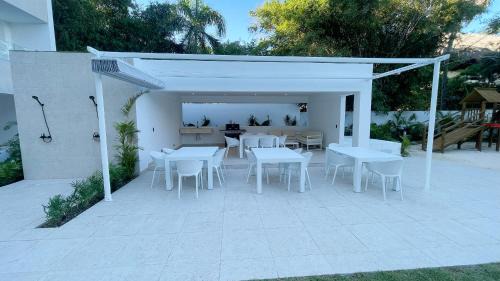 El Cortecito Apartamento | Tropical Deluxe 2 Bedroom Unit with Jacuzzi