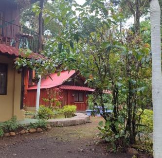 Chachagua Chalet De Esquí | Tropical Forest Adventure Near Arenal Volcano