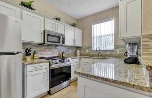Wellington Casa | Tropical haven 4-bedroom townhome in Davenport
