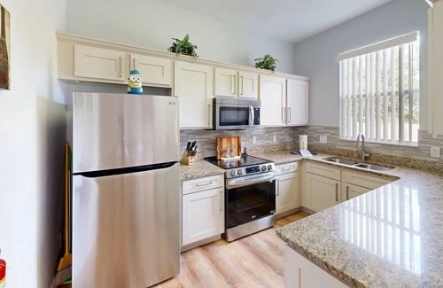 Wellington Casa | Tropical haven 4-bedroom townhome in Davenport