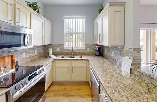 Wellington Casa | Tropical haven 4-bedroom townhome in Davenport