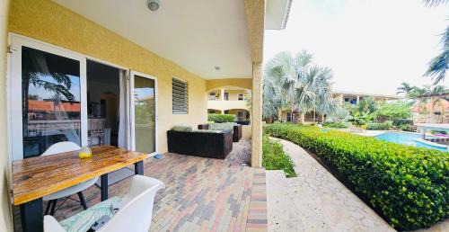 Willemstad Apartamento | Tropical Hideaway at Cocobana Resort