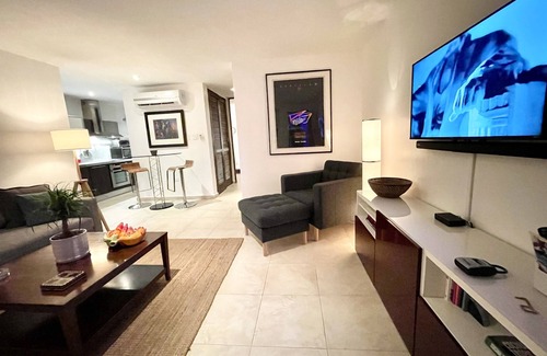 Ocean Park Apartamento | Tropical Modern Apt in Ocean Park Gated Community