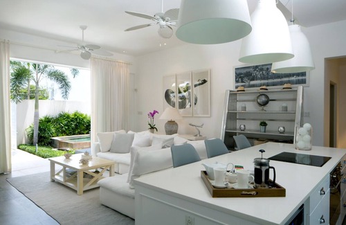 Porters Casa | Tropical Oasis Near Beach with Pool - Footprints North