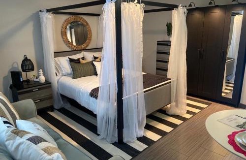 Singer Island Apartamento | Tropical Oasis by the beach and shops, with pool