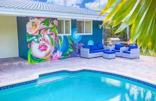 South Corals Casa | Tropical Oasis Heated saltwater Pool 6min to beach