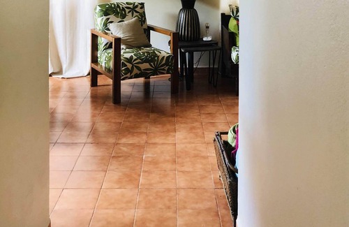 Barrio Ricos y Famosos Casa | Oasis tropical en el barrio familiar de Jaco Casa Iorio