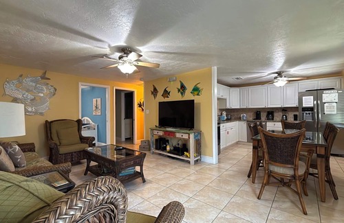 Key Colony Beach Casa | Tropical Oasis Home en Key Colony 3 habitaciones 2 baños con acceso al Club Cabana !!